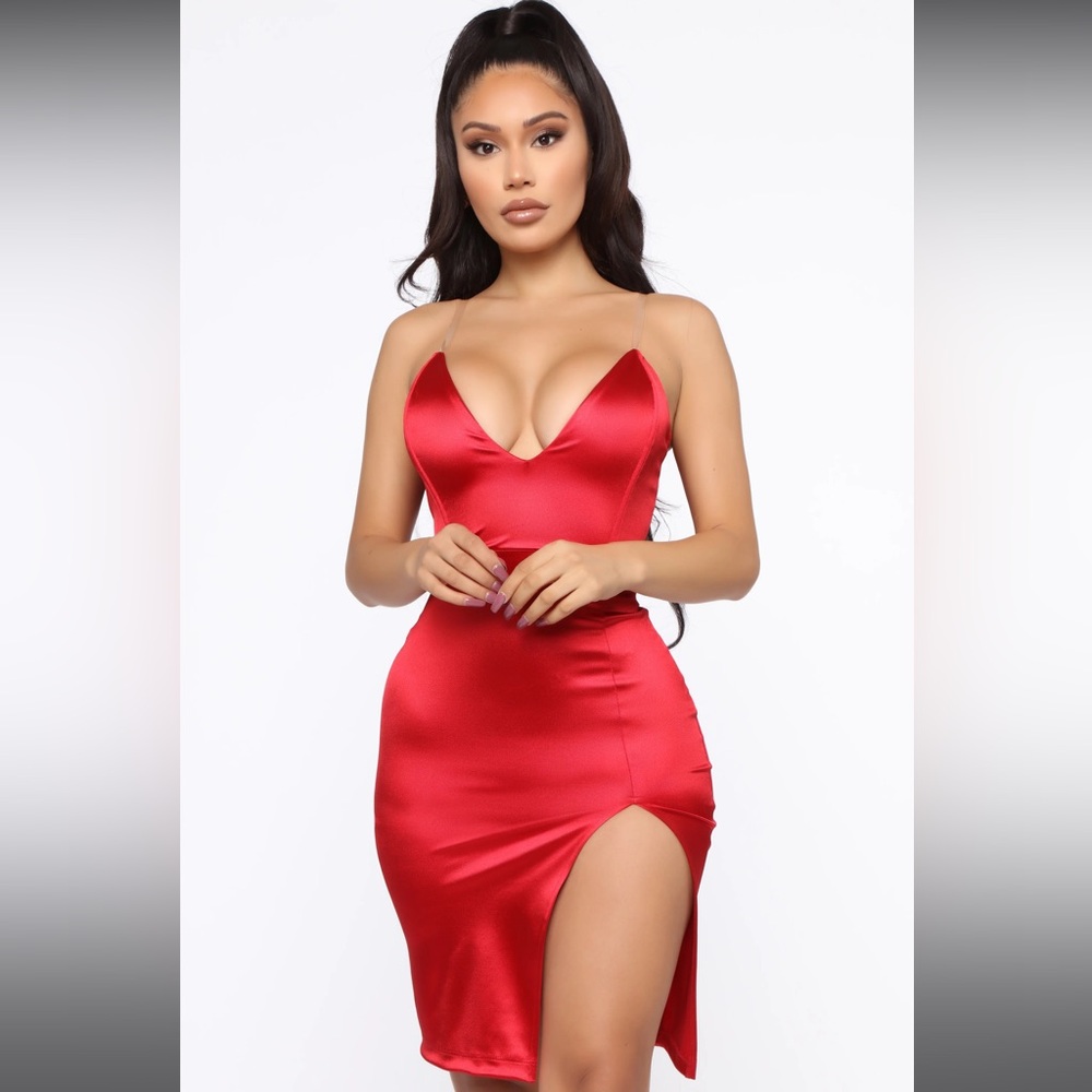 Fashion Nova Satin Red Dress 🍒💃🏻🍷
